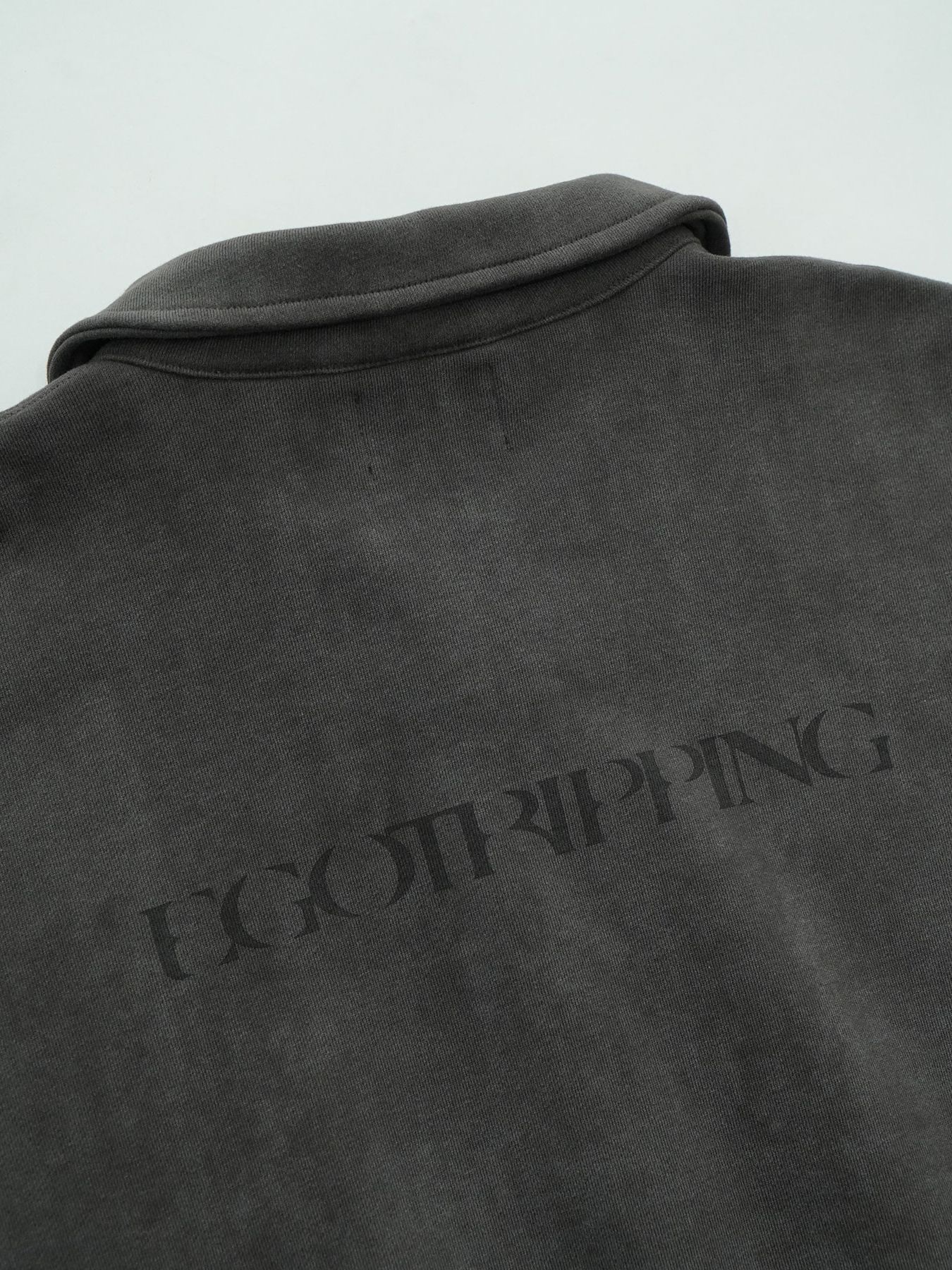【予約品 11月23日(日) 締切】MINIMALPULLOVER / プリント プルオーバーシャツ / CHARCOAL