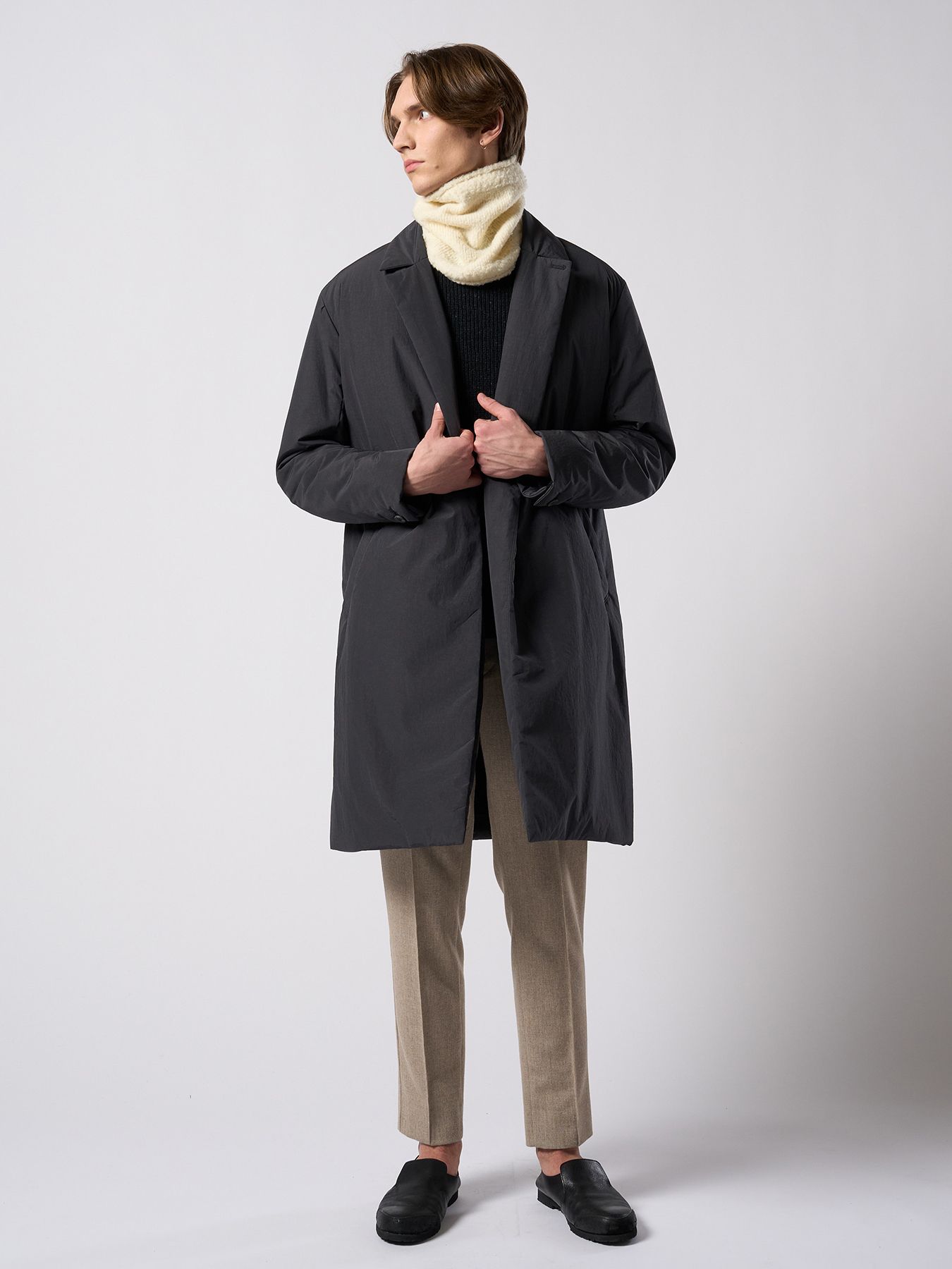 【予約品 4月19日(日) 18時締切】comfort pin-tuck slim slacks / コンフォート ピンタック スリムスラックス / ネイビー