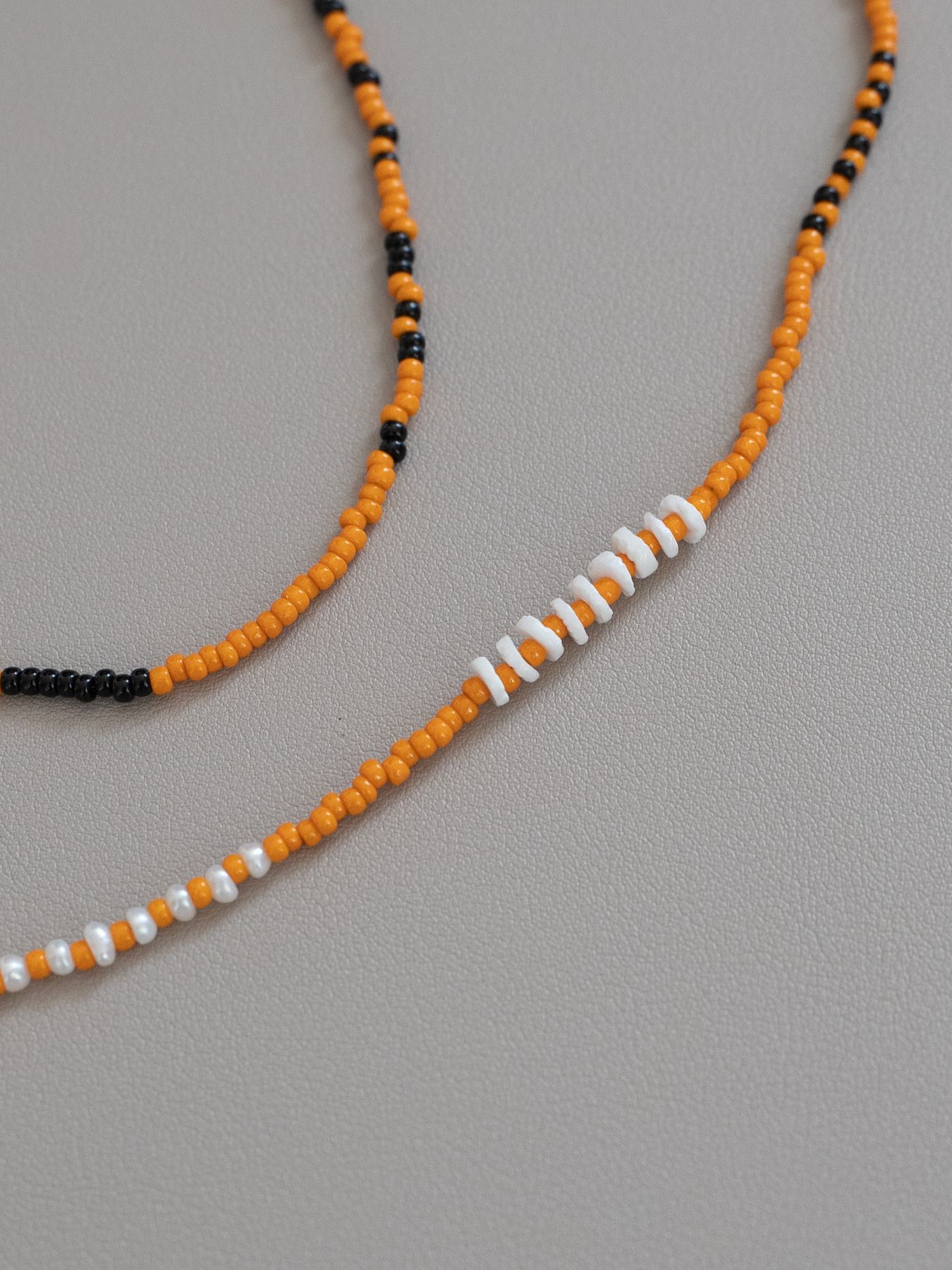 《予約品》 SHELL BEADS MIX NECKLACE / ネックレス / オレンジ 【Iroquois.SENTI】