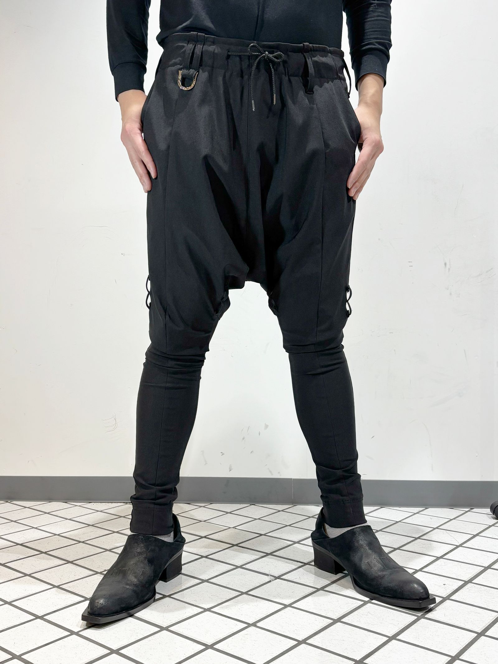 定番の中古商品 / StrapedSaruel - kiryuyrik サルエルパンツ BRYAN | ブラック / パンツ