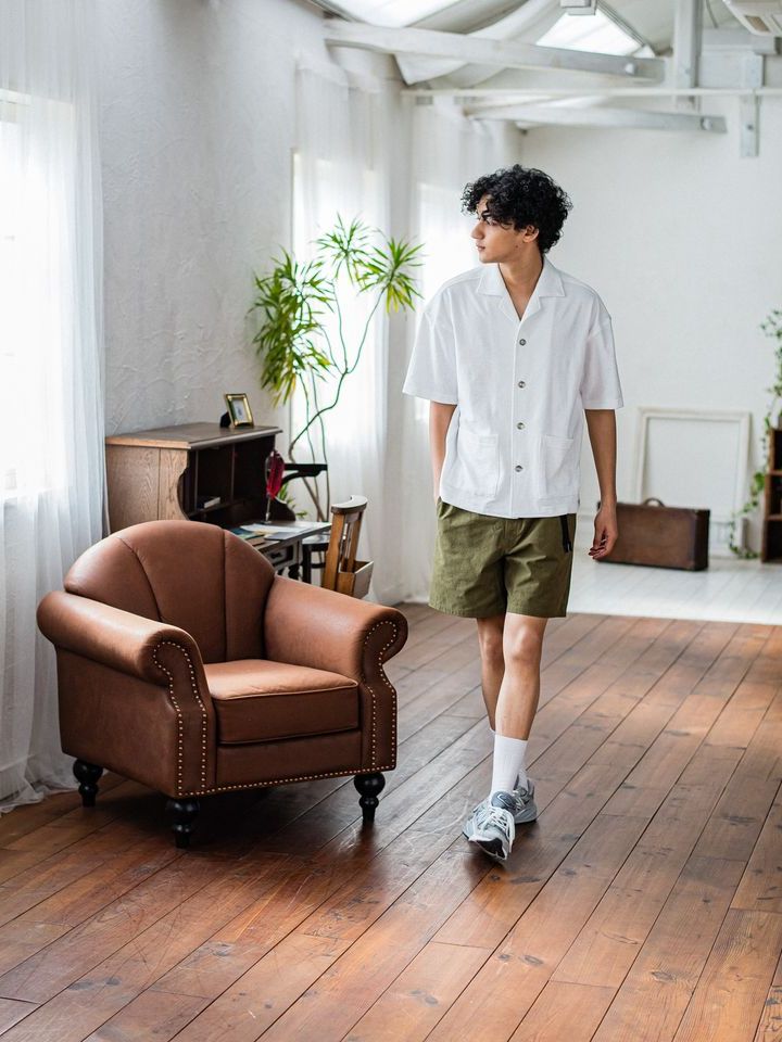 《予約品3月3日18：00締め》 PAT SHORTS / ベルト付きショーツ / カーキ