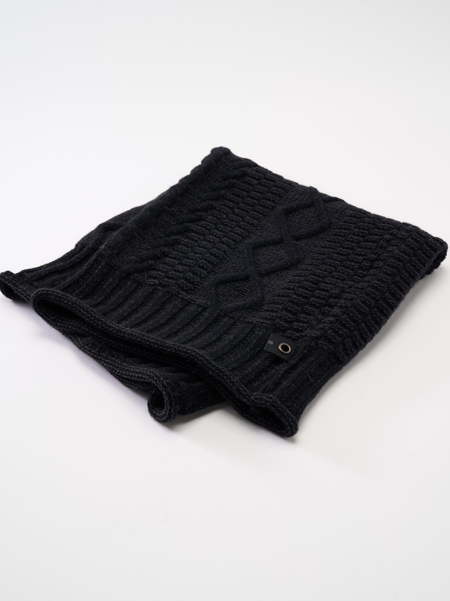 【予約品】 plating cable knit snood / スヌード / ブラック