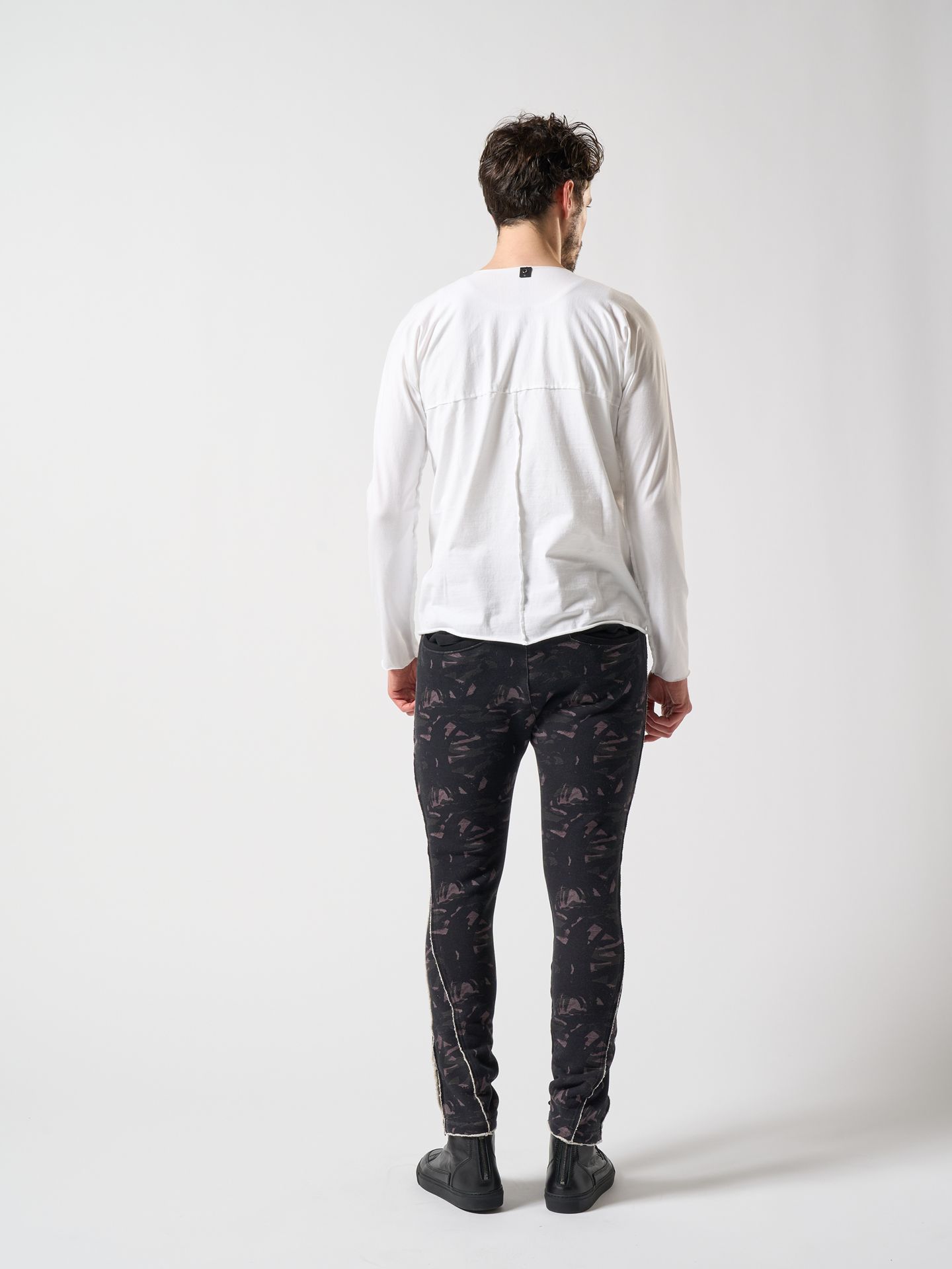 【予約品】 minimalism cut&sewn / Tシャツ / ホワイト