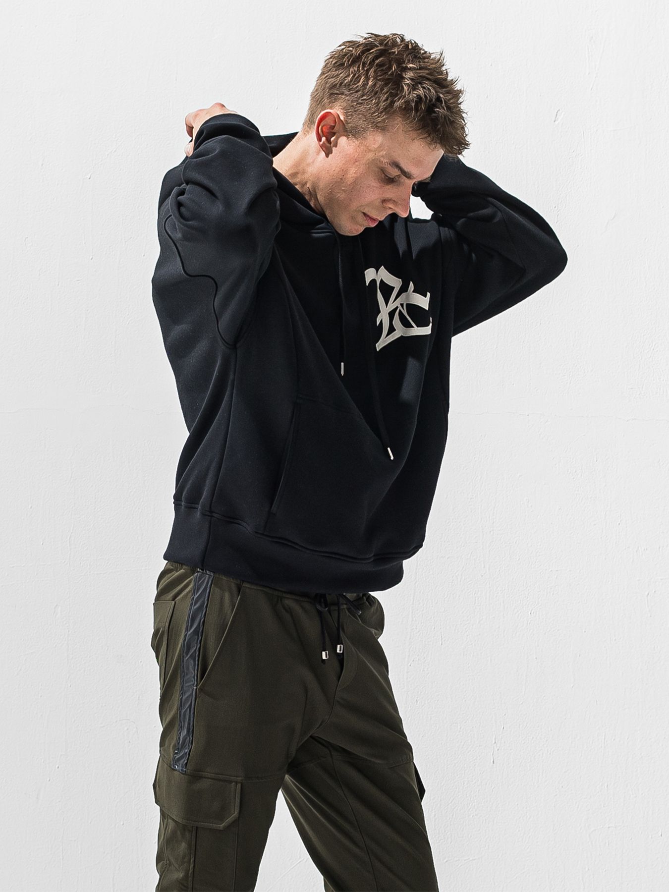 【予約品 9月6日(日) 締切】RC VELOURS FLEECE HOODIE / RCレザーワッペン 裏起毛 ルーズフーディー / ブラック