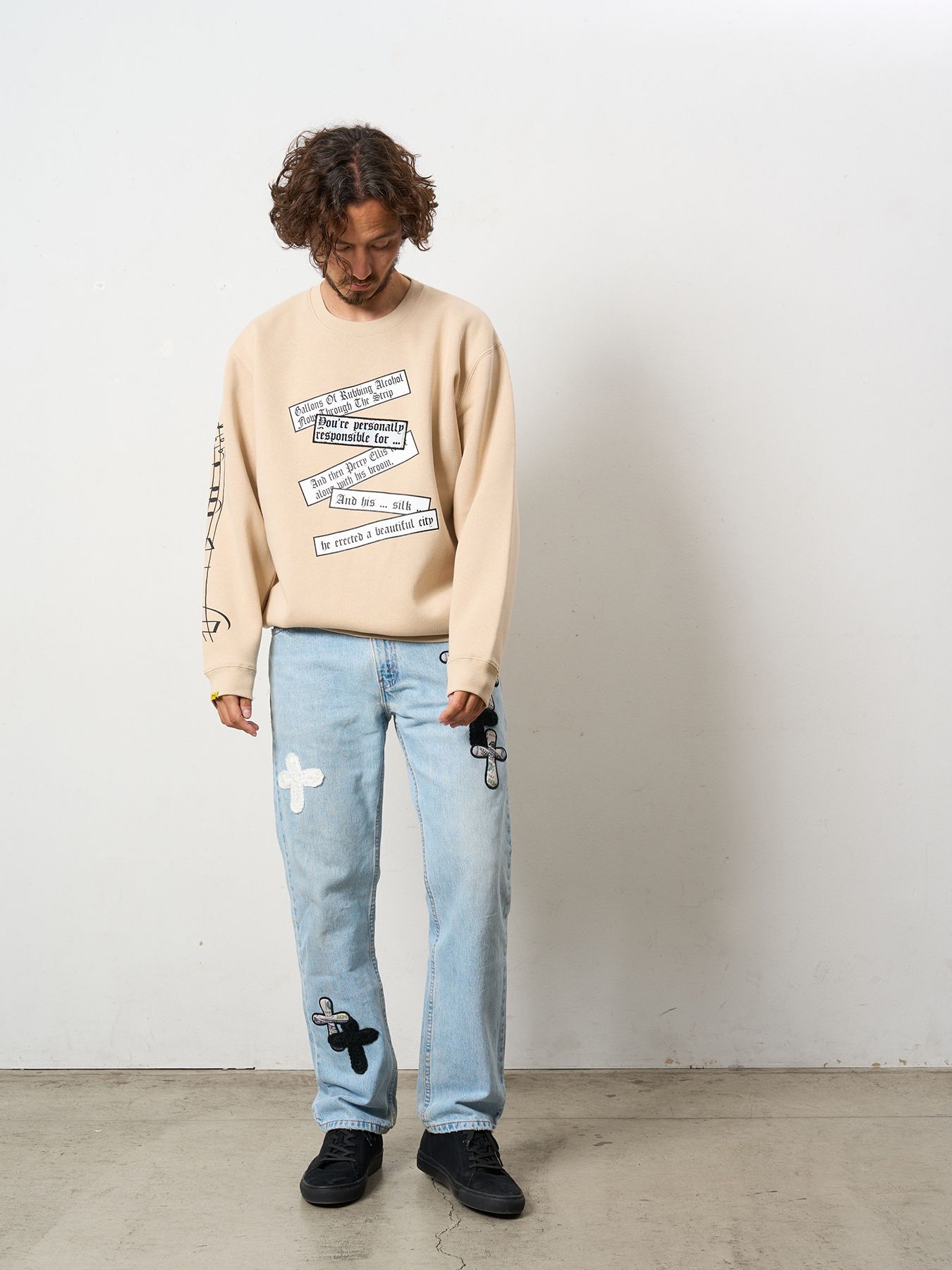 【予約品 5月8日(木) AM10時 締切】 TC裏毛起毛 リリック リボン シークインMUSICプリント スウェットシャツ / ベージュ