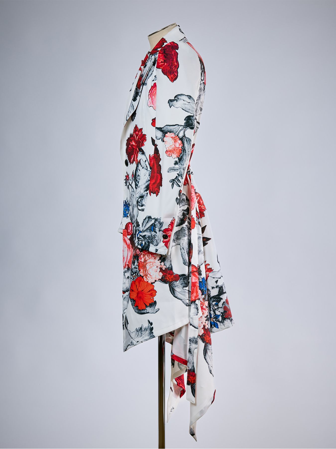 【予約品 10月26日(月) 締切】《Costume Line》THEONENESS-FLORA Power Shoulder Flare Jacket / パワーショルダー フレアジャケット / ホワイト