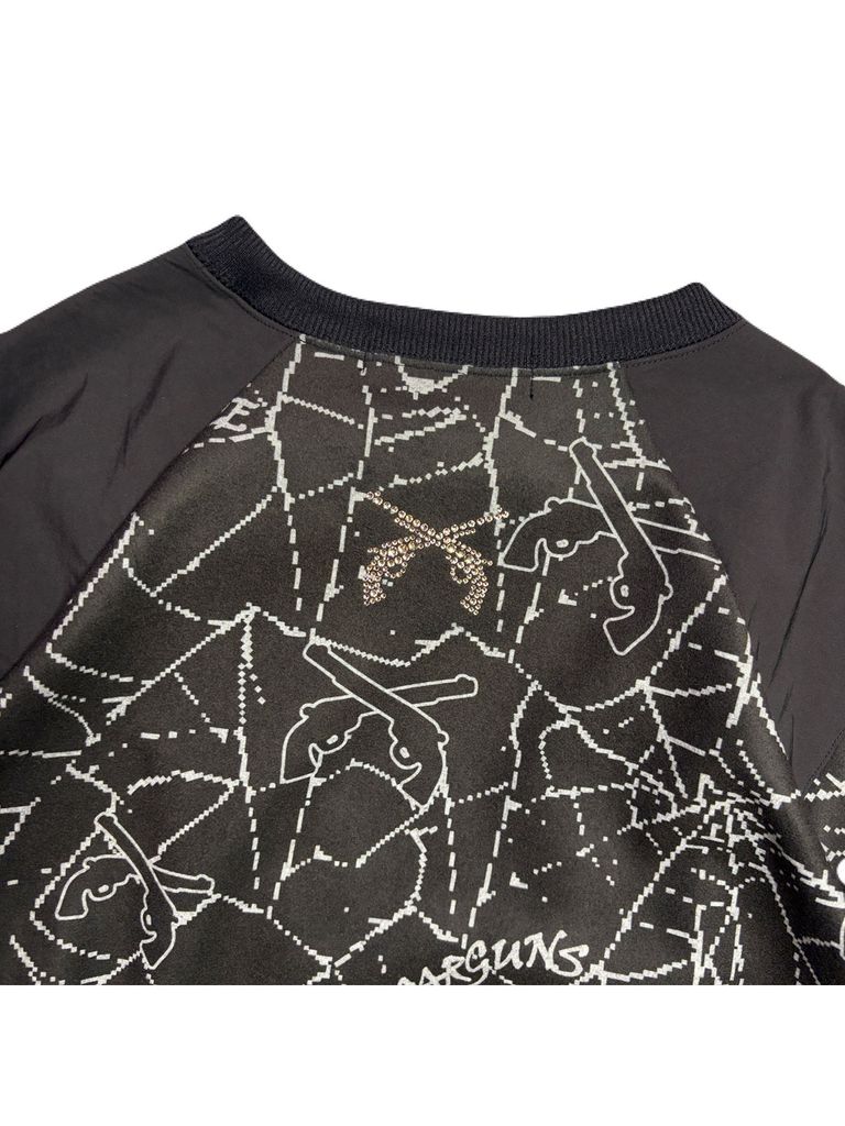 参考画像：バックのスワロフスキークリスタルのクロスガン