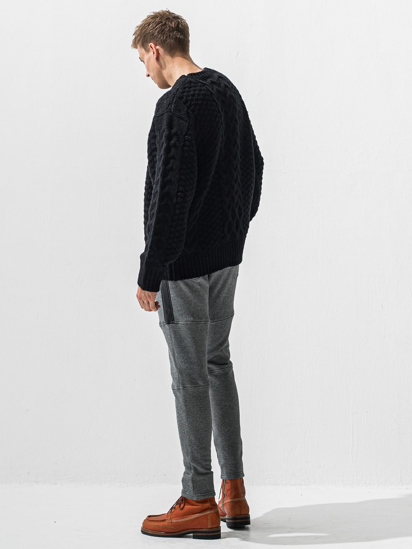 【予約品 9月6日(日) 締切】CABLE LAW SWEATER / ケーブル編みローゲージセーター / ブラック