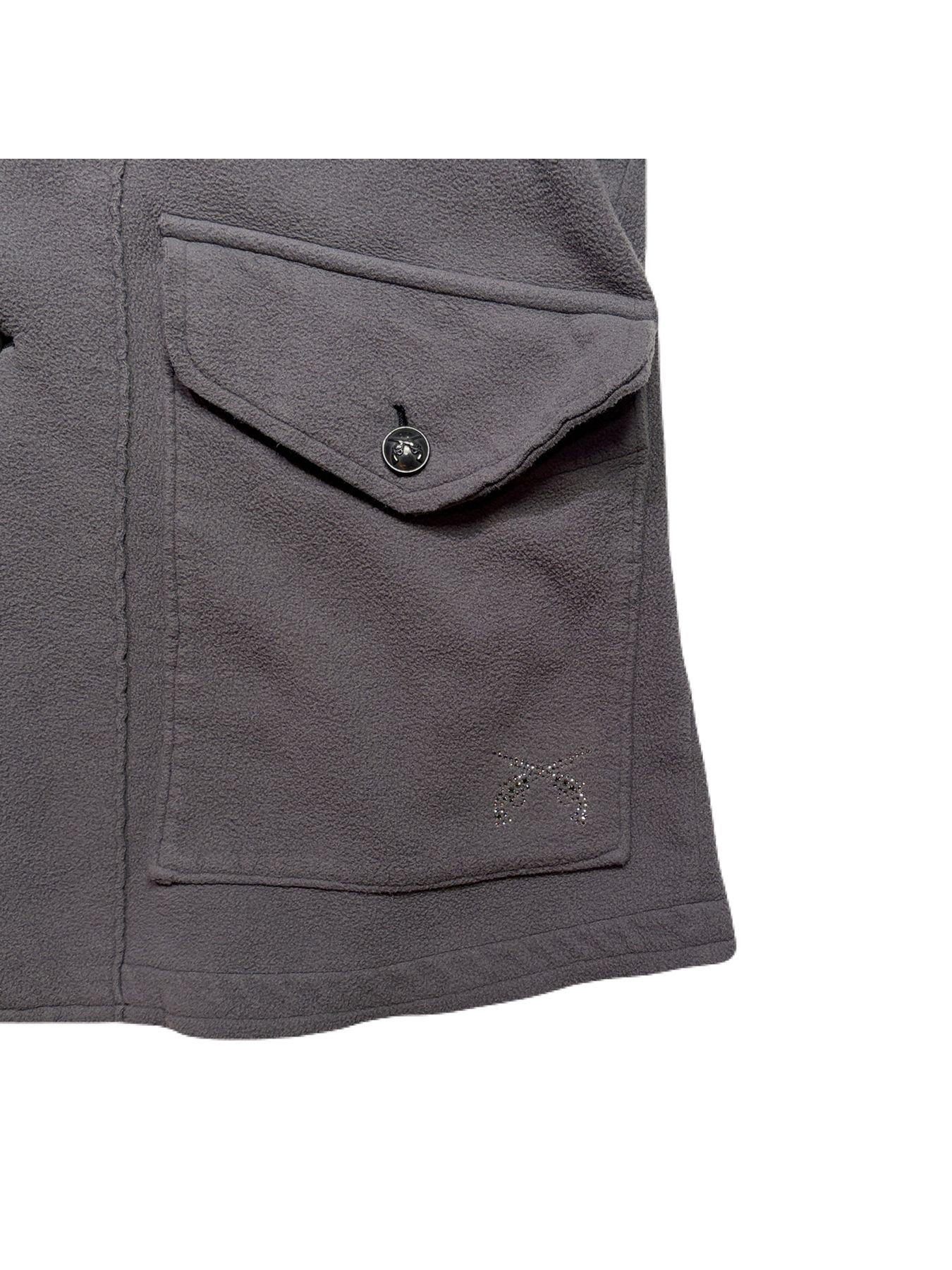 【予約品 3月9日(月) 18:00 締切】FLEECE STUDZ JKT CRY / クリスタルクロスガン スタッズ フリース ショートコート / グレー