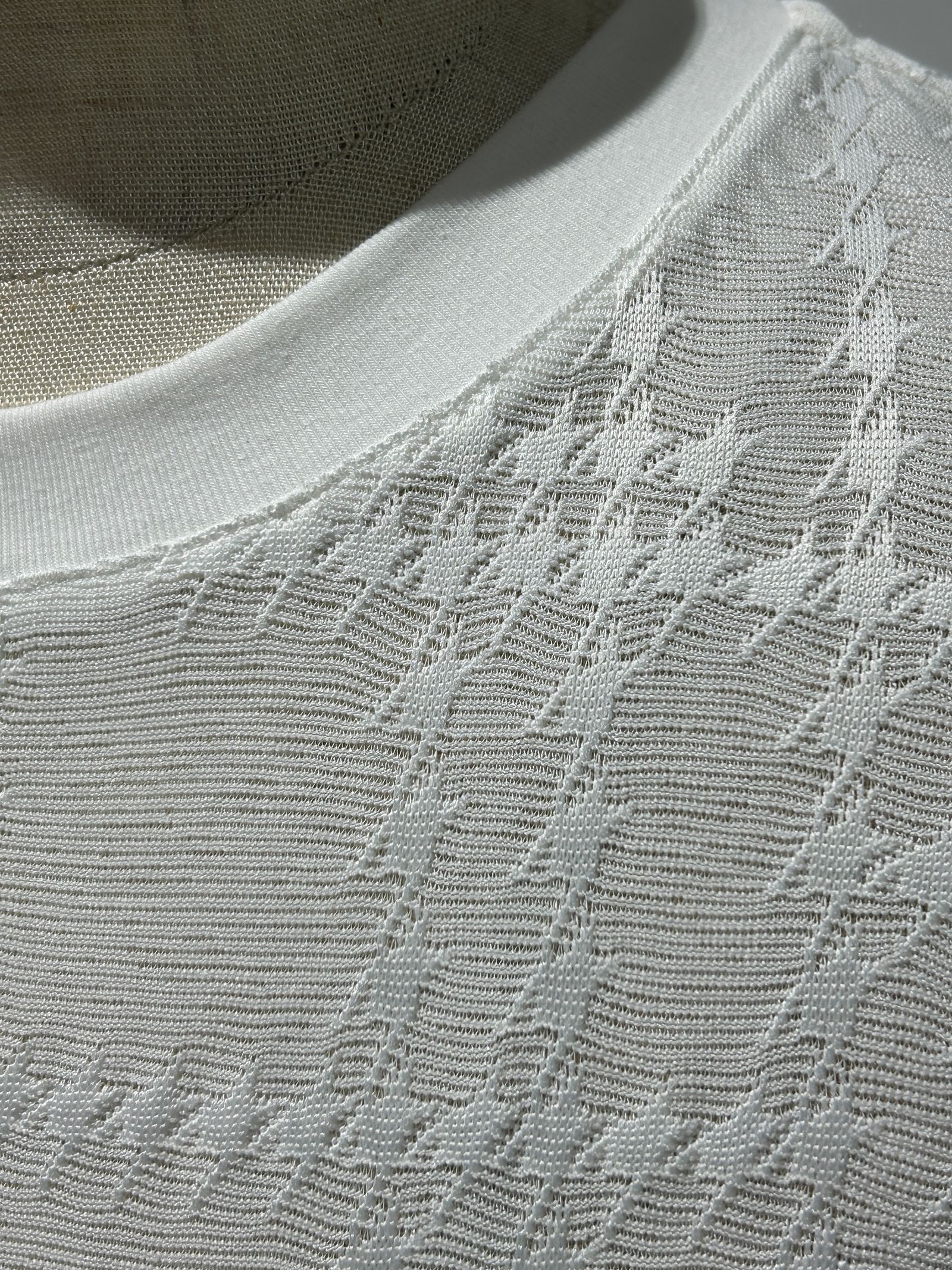 RANDOM HOUNDSTOOTH JACQUARD T-SHIRT / ホワイト