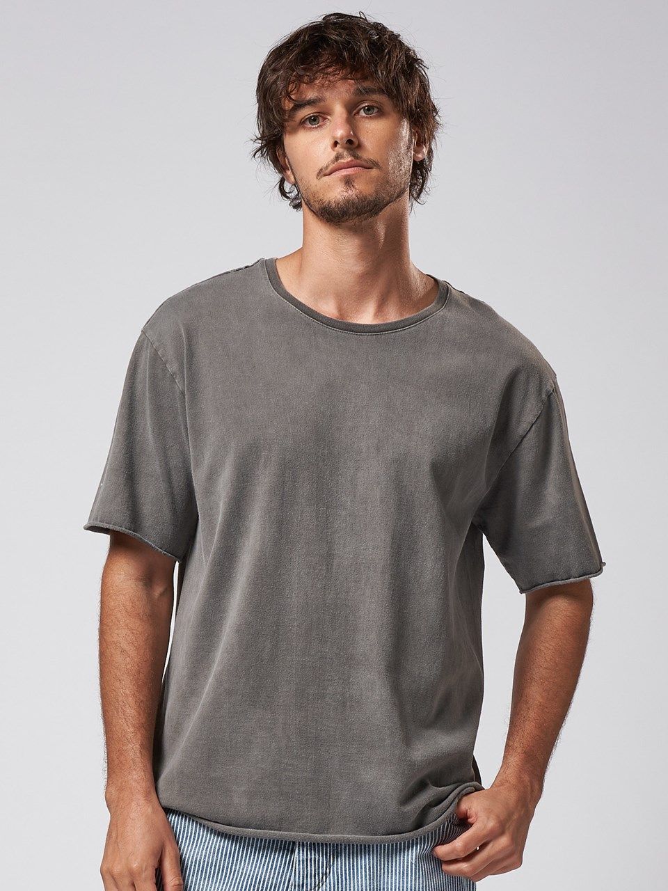 《予約品》 wide cut-off crew-neck S/S / Tシャツ / グレー