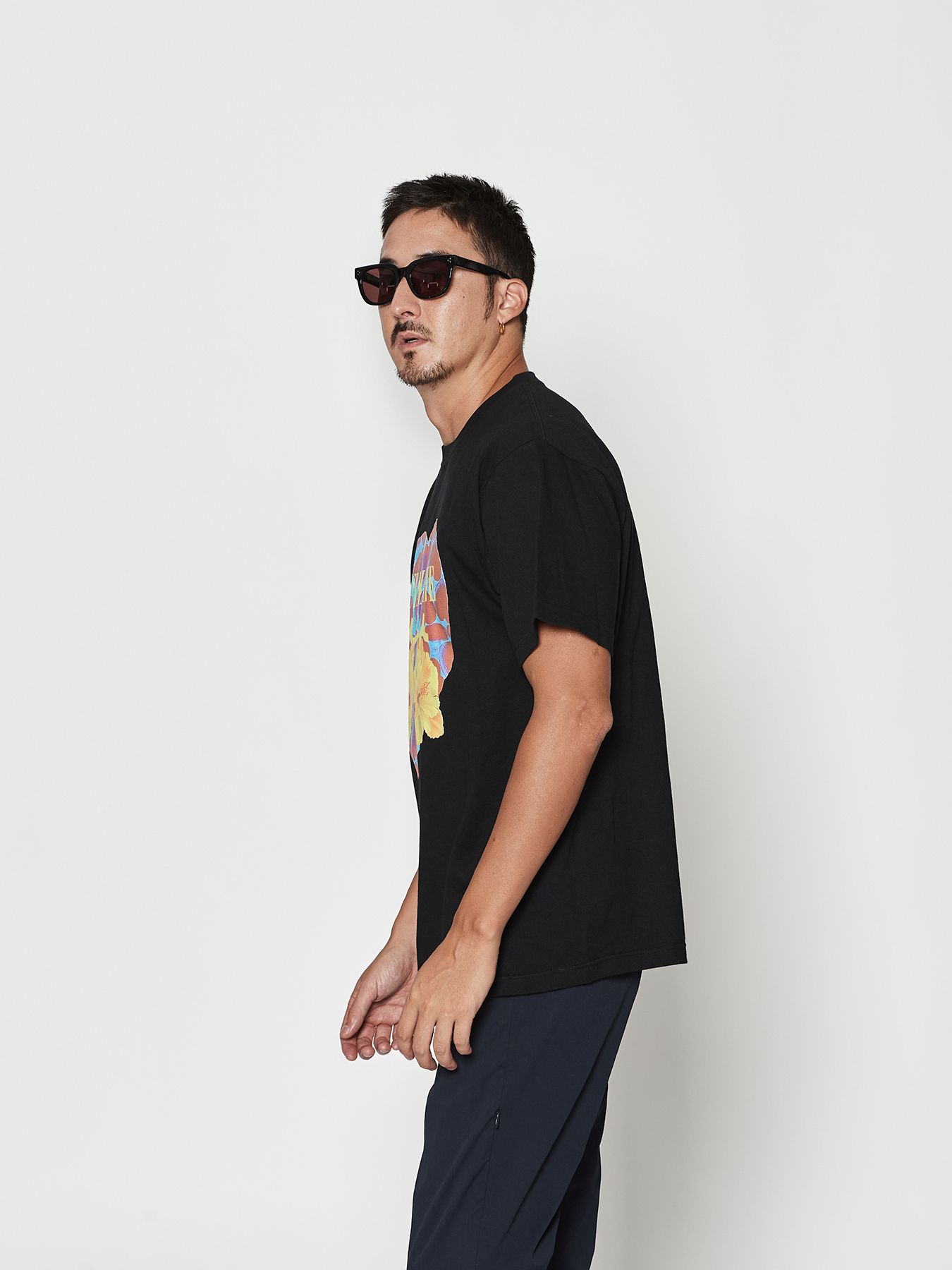 【予約品 10月9日(木) 締切】muta Heat Hibiscus Tee / Tシャツ / ブラック【Acanthus × muta MARINE】