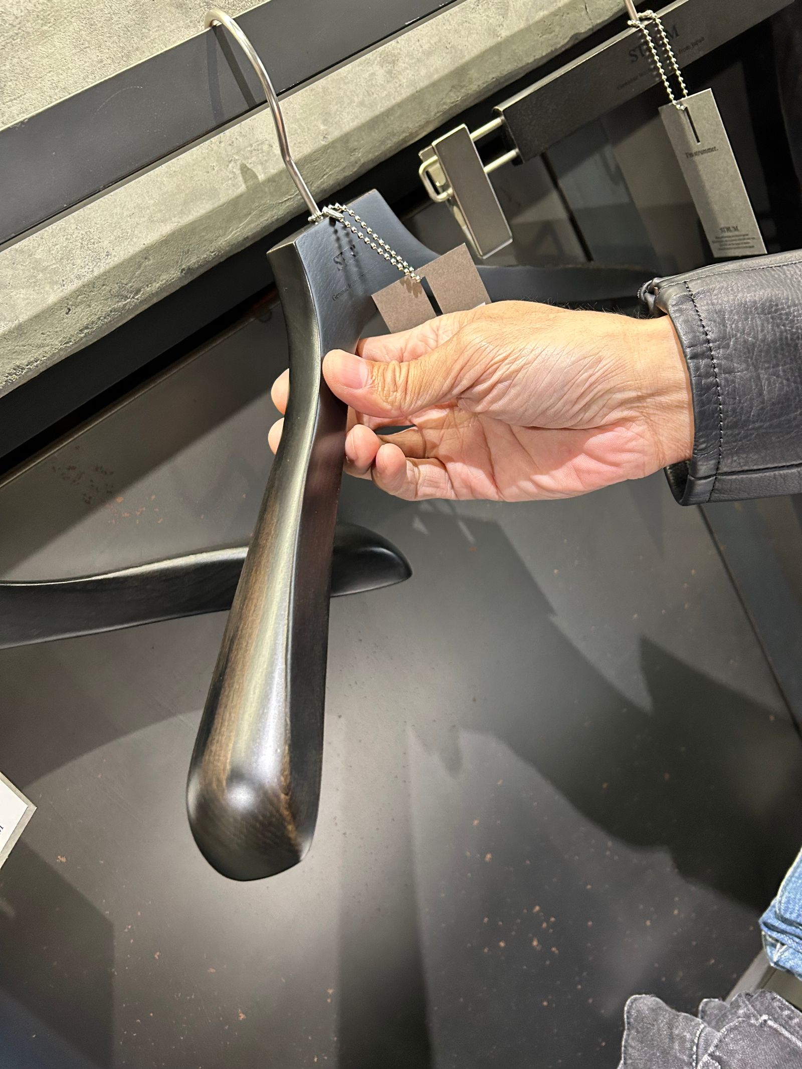 限定 中4cm巾 STRUMロゴ入りウッドハンガー