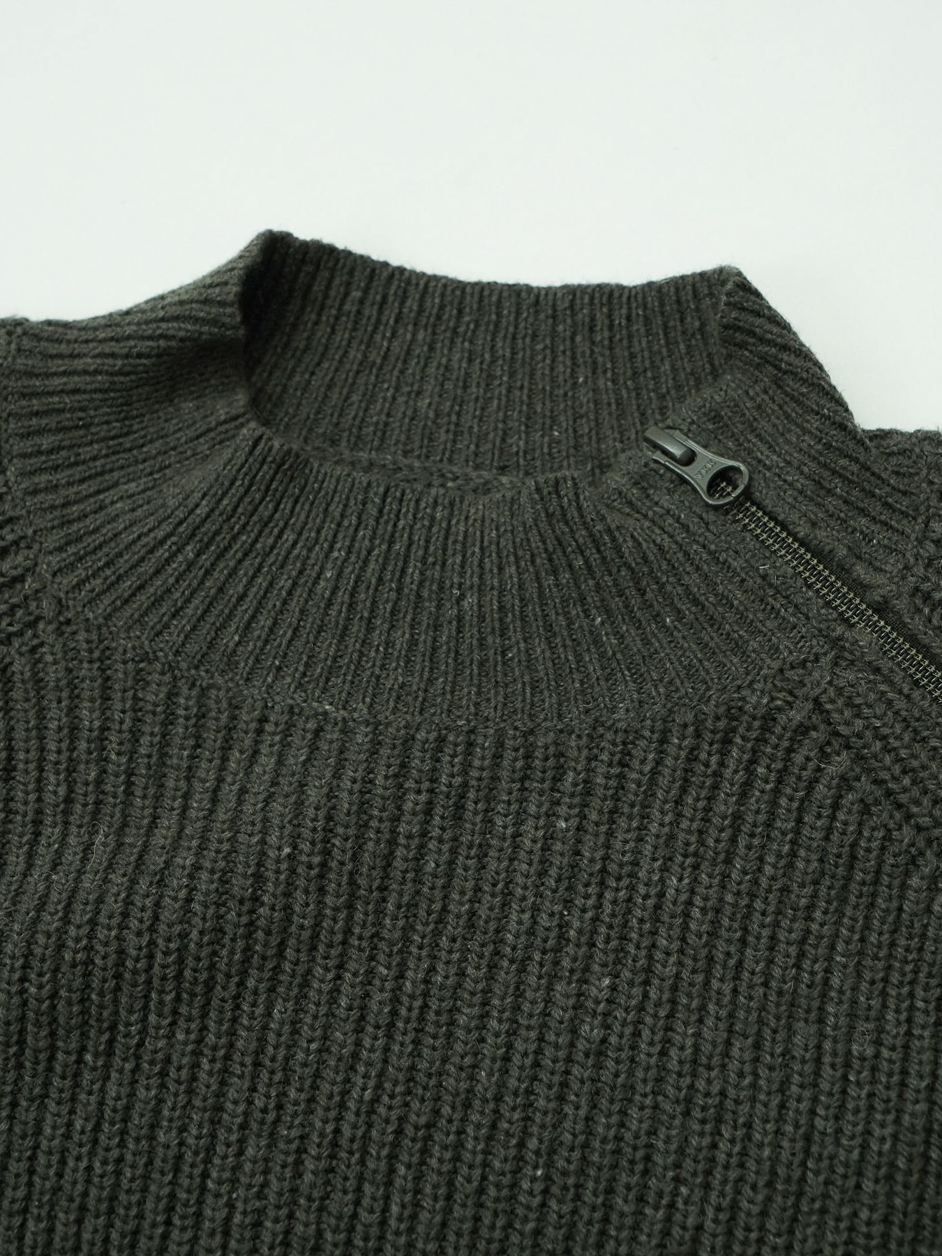 【予約品 】ZIPHI / ジップ ハイネック ニット / ダークカーキ