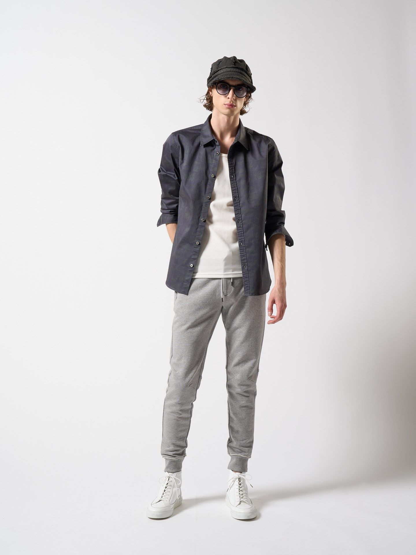 【予約品】 back zip sneaker /ハイカットスニーカー / ホワイト