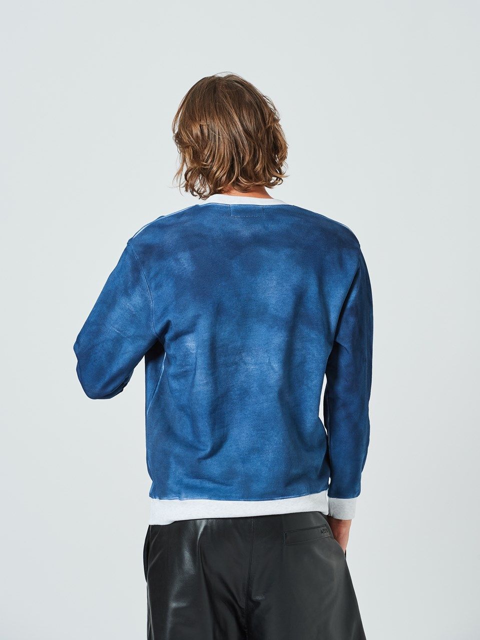(予約品2023年10月19日18時締め) Spray Dye Crewneck Sweatshirt / プルオーバー / ネイビー