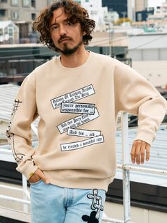 【予約品 5月8日(木) AM10時 締切】 TC裏毛起毛 リリック リボン シークインMUSICプリント スウェットシャツ / ベージュ