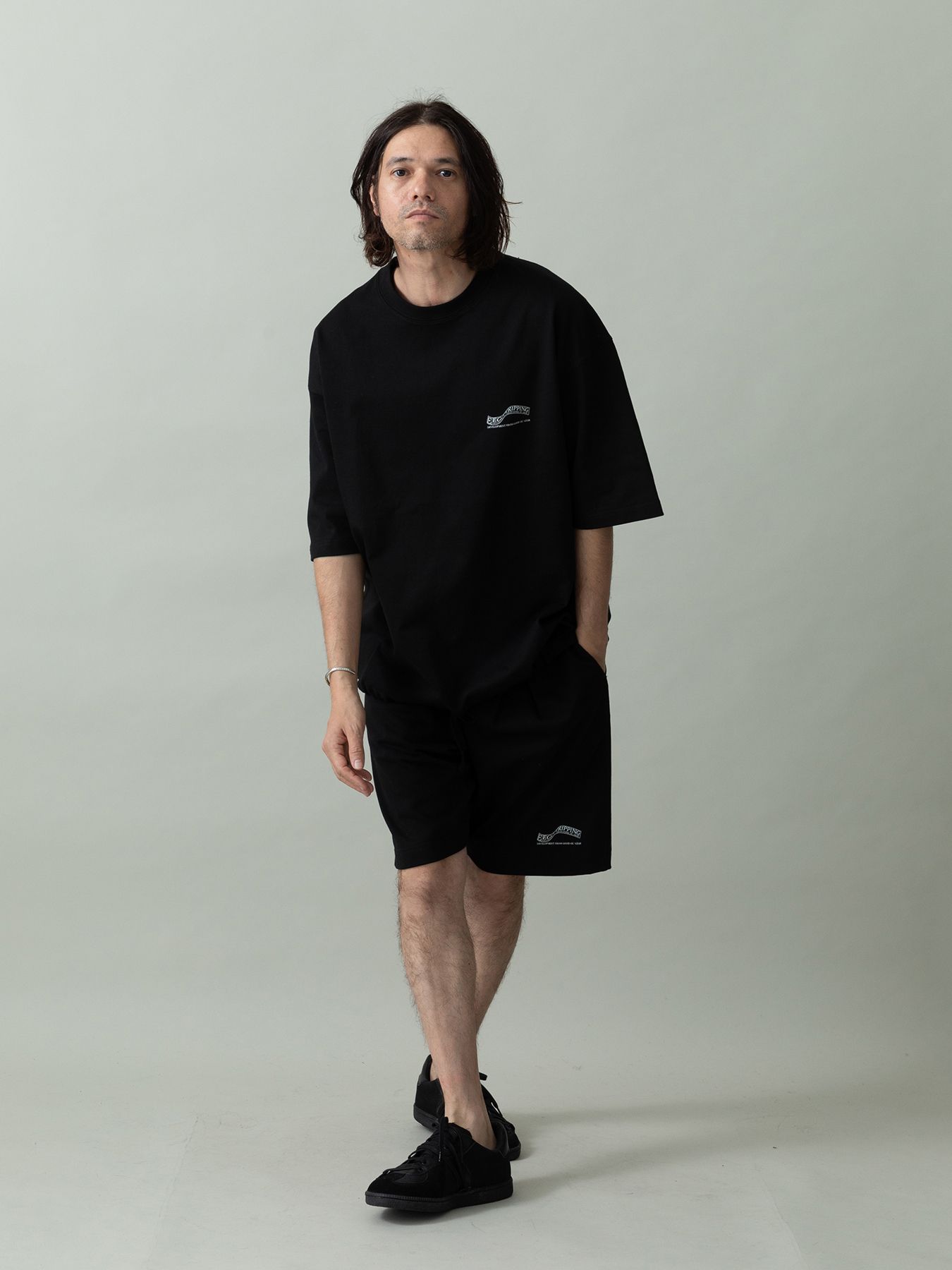 【予約品 2月1日(日) 締切】HEAVYJERSEY wavy / ロゴプリント Tシャツ / ブラック