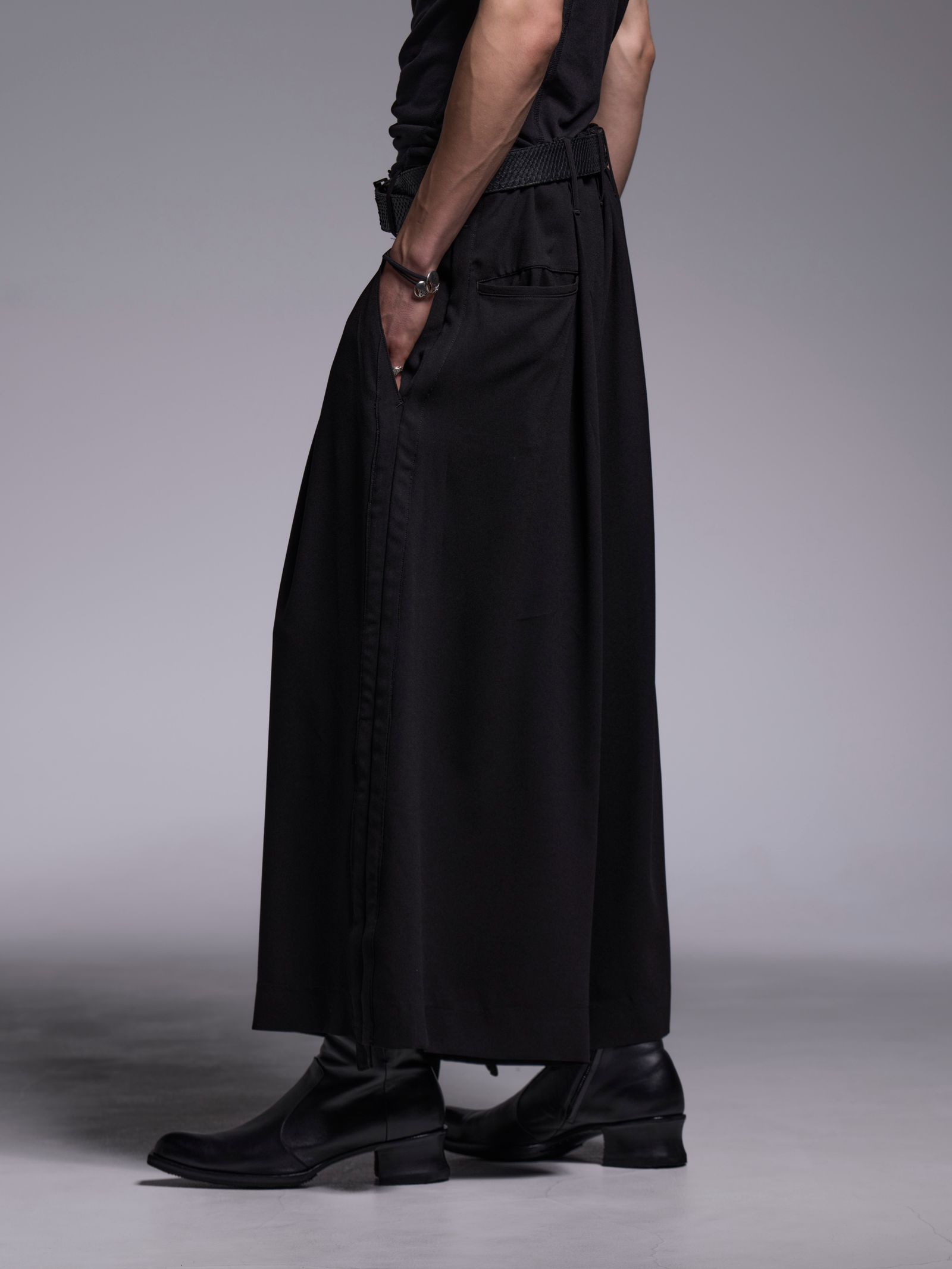 【予約品 1月4日(日) 締切】Sharring Wide Tuck Slacks / シャーリング ワイドタックスラックス / ブラック