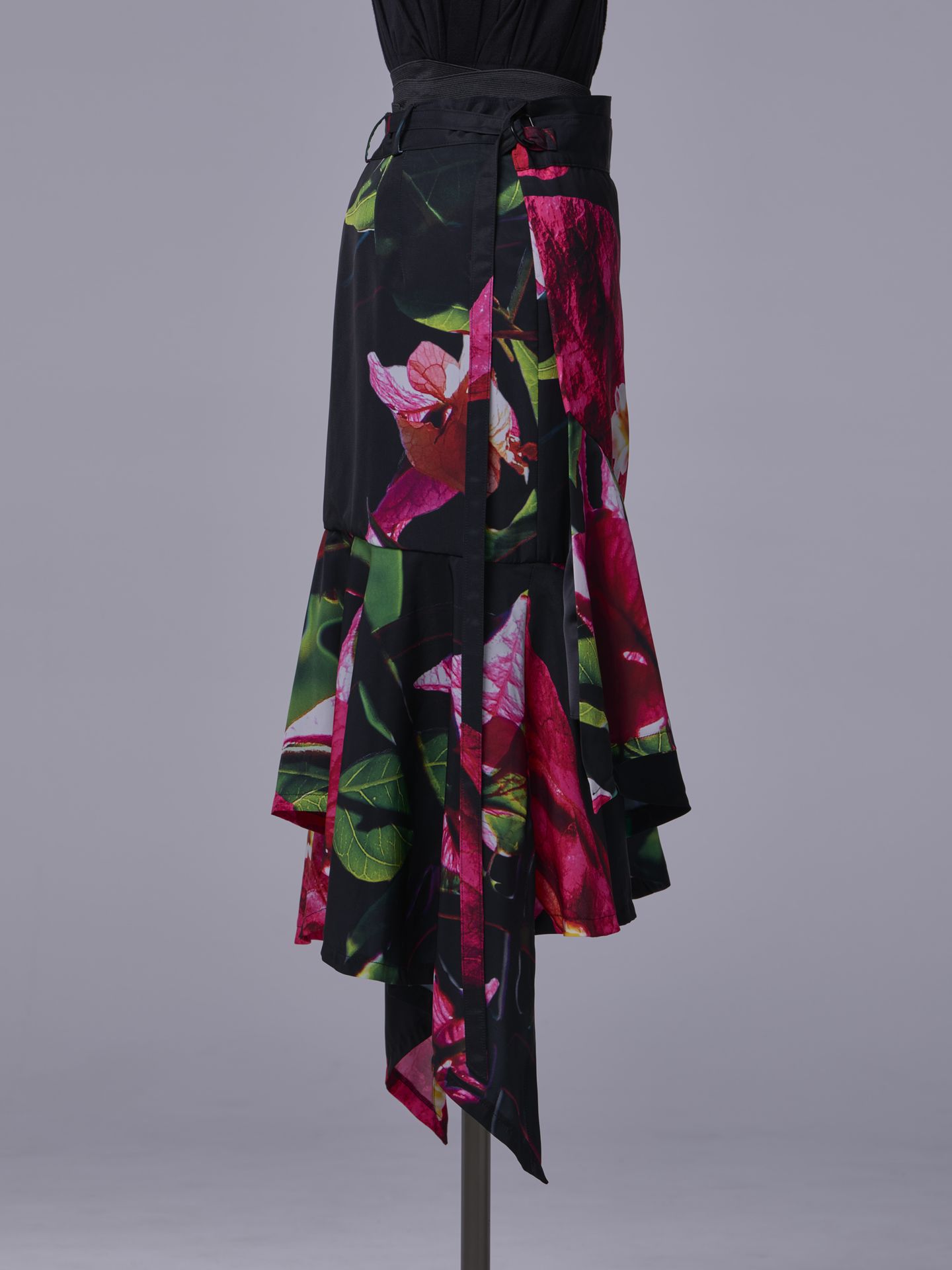 《予約品11月4日 》 WrapFrillSkirt / フリルスカート / ブラック・ブーゲンビリア