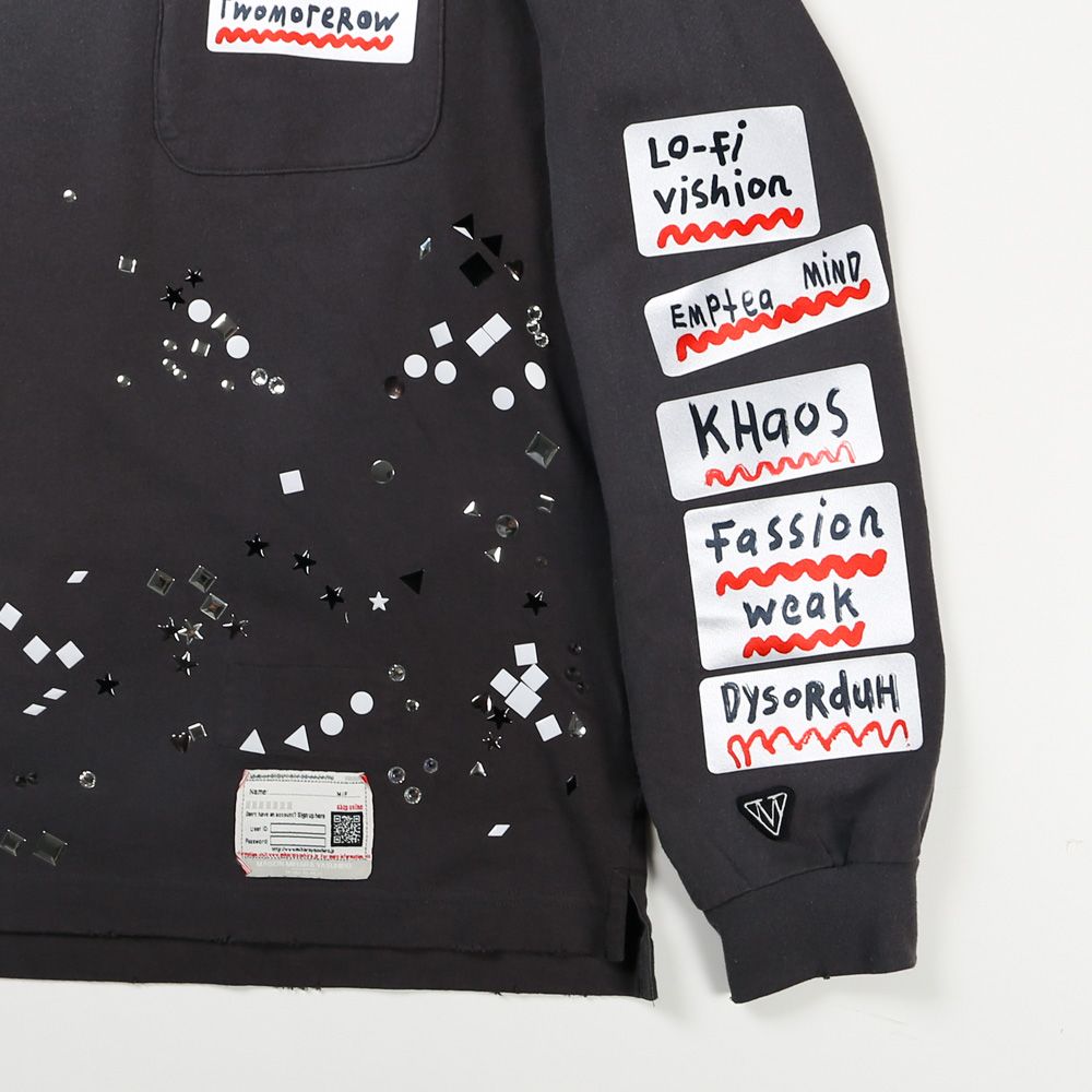 Embellished Sticker Long Sleeves Tee - BLACK / エンブリッシュド ステッカー ロングスリーブTシャツ / A16LT591