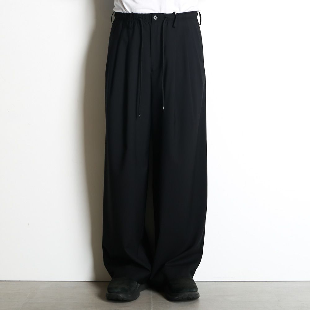 【ラスト1点-サイズ2】 TRIPLE PLEATED EASY TROUSERS - BLACK / オーガニックウール2/80トロピカル - トリプルプリーテッドイージートラウザーズ / A26B04PT02C