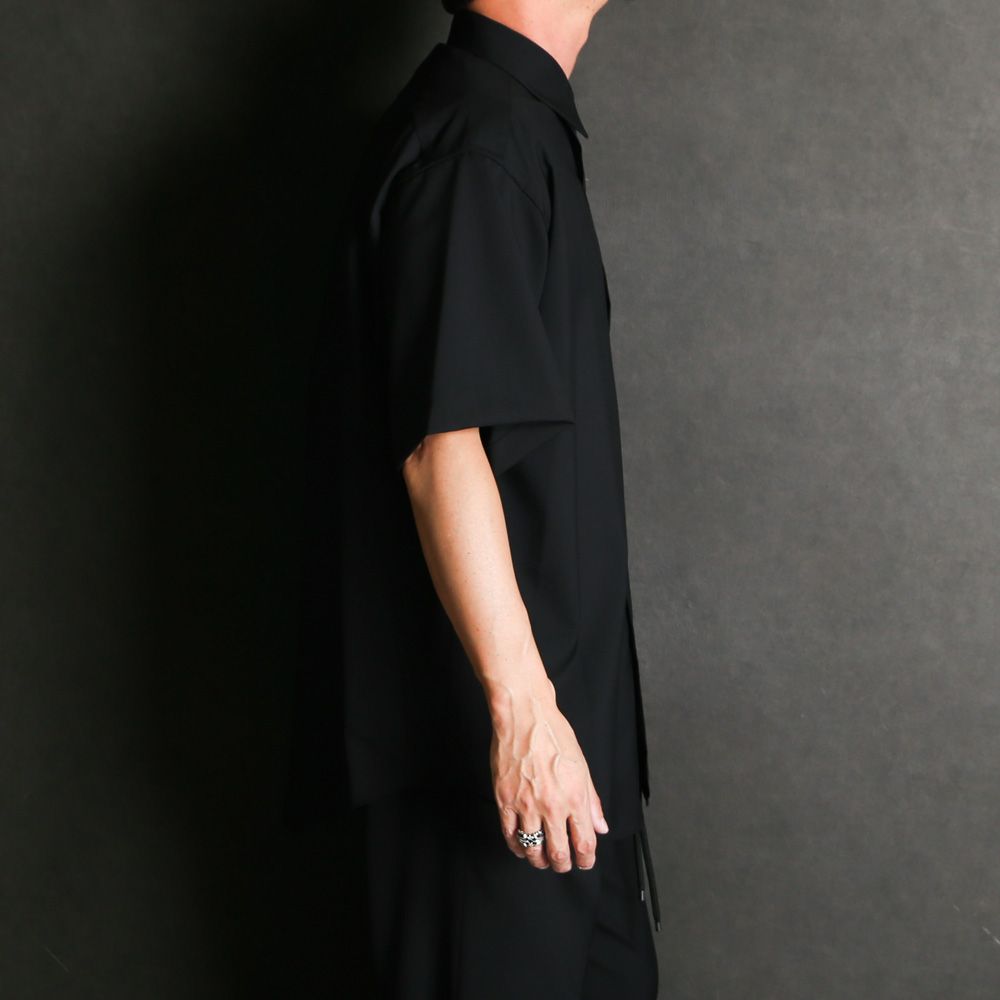 COMFORT FIT S/S SHIRT - BLACK / オーガニックウール2/80トロピカル - コンフォートフィットS/Sシャツ / A26B04SH01B