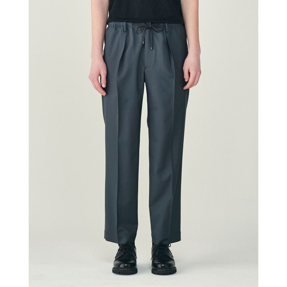 ONE TUCK TAPERED EASY PANTS - CHARCOAL / オーガニックウール2/80トロピカル - ワンタックテーパードイージーパンツ / A26B04PT01C (4月下旬入荷予定)