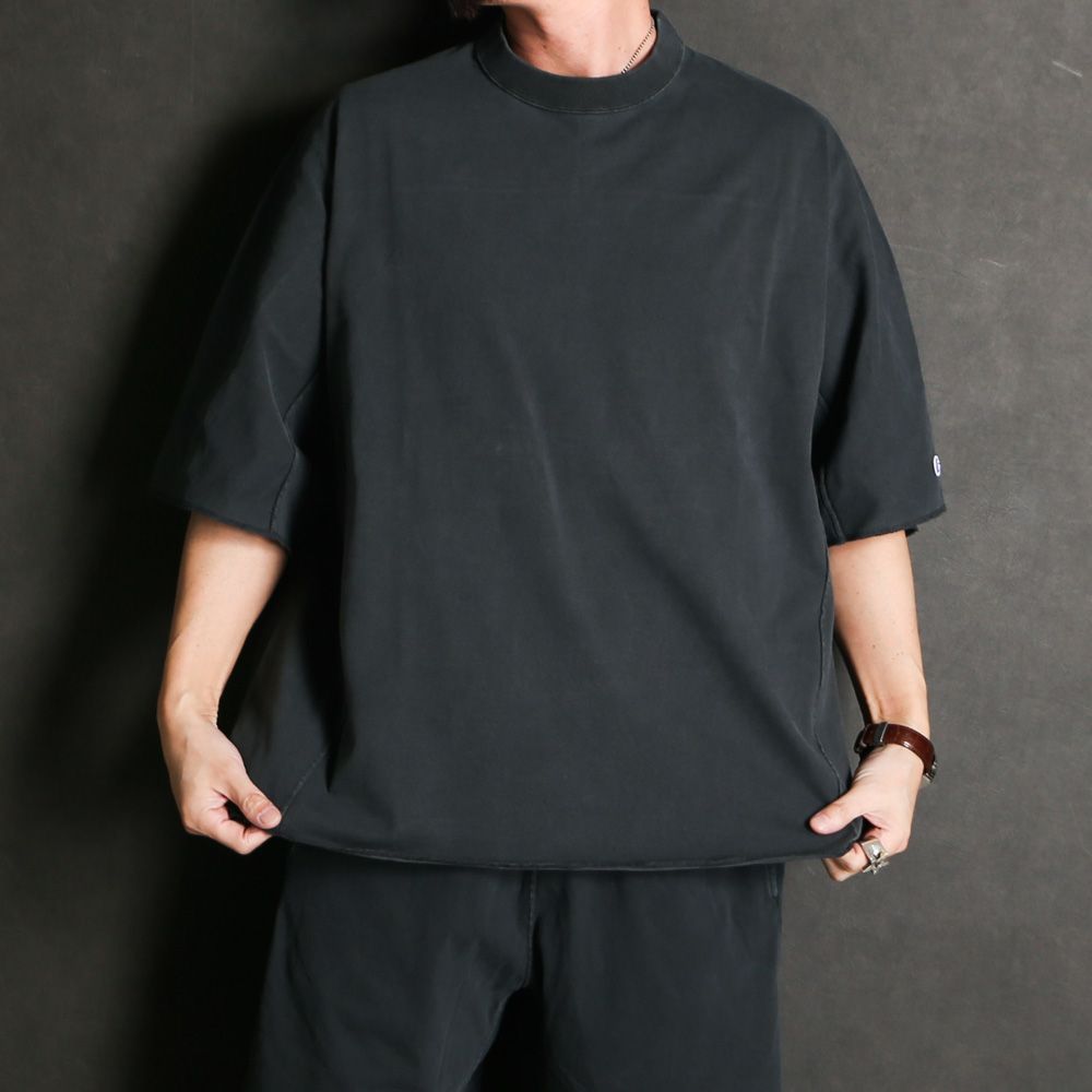 × Champion / T-SHIRT - CHARCOAL / C8-D357
