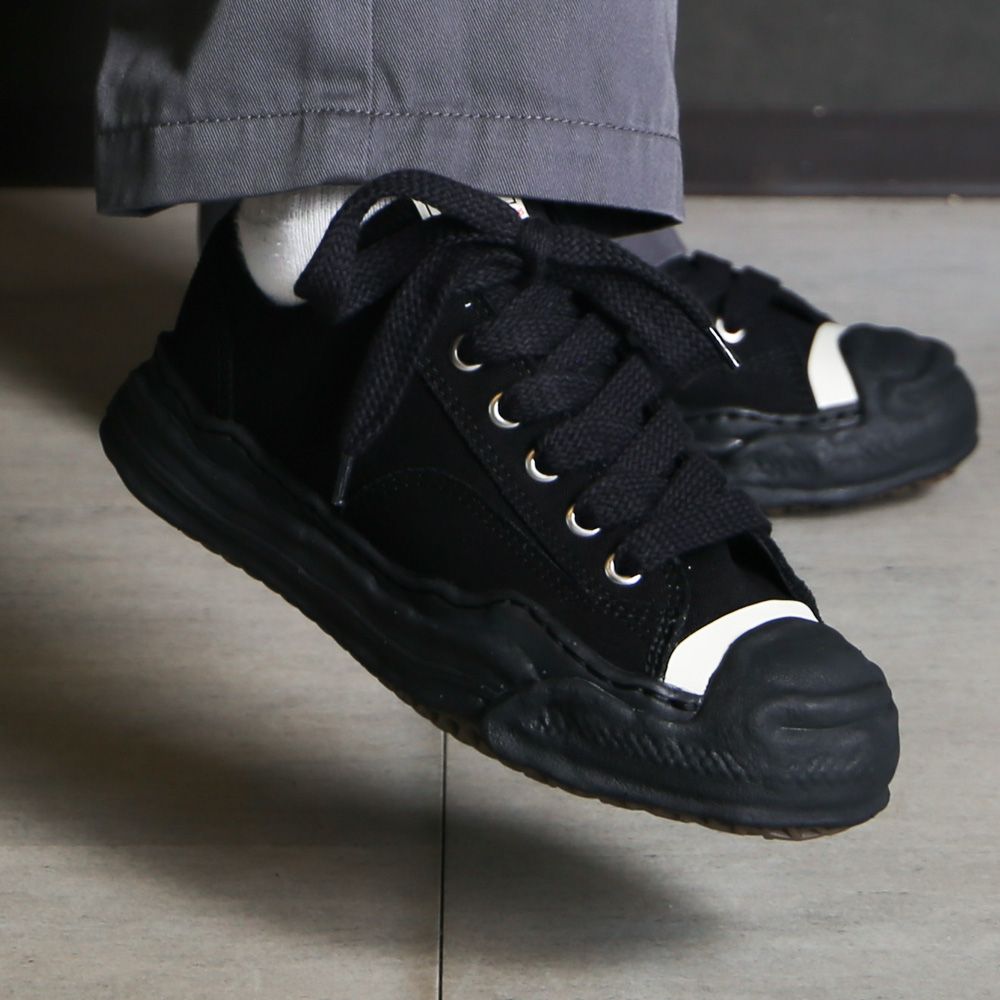 "HANK"(ハンク) original sole toe cap sneaker LOW canvas - BLACK × BLACK / A05FW702