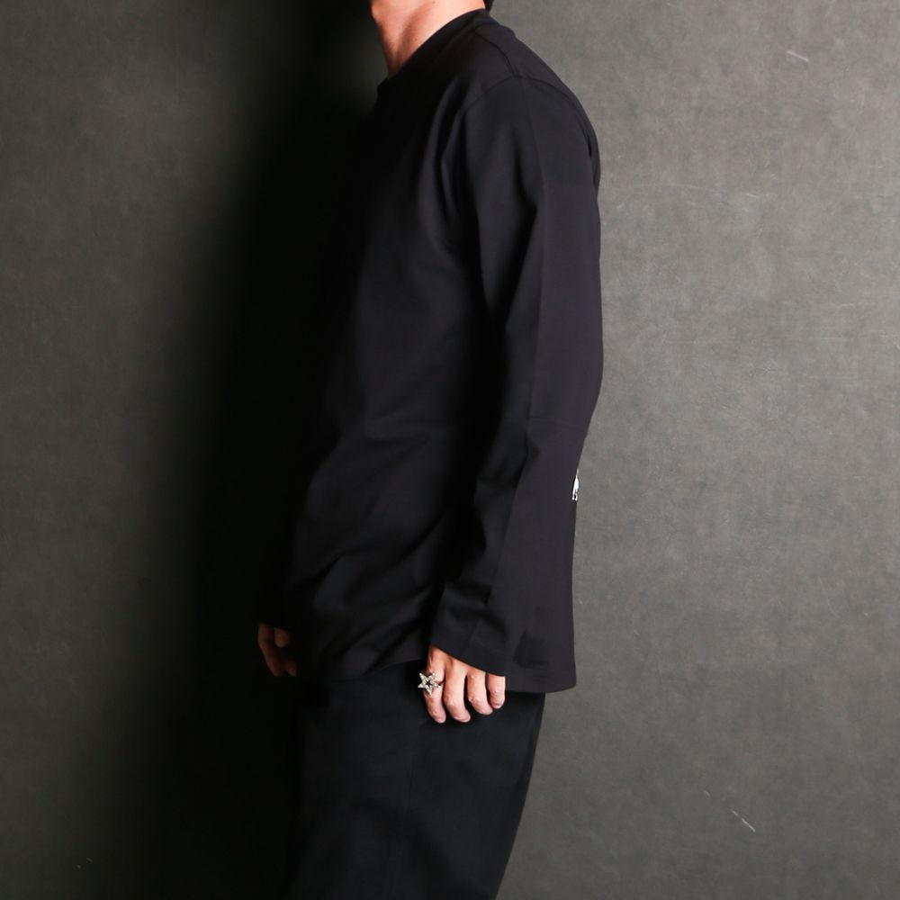 U GFX LS TEE / JN4880