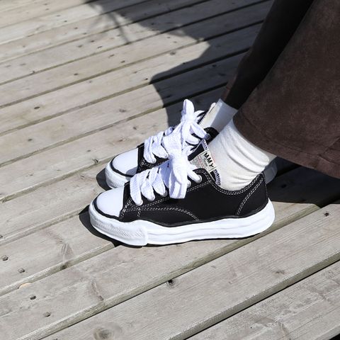N.HOOLYWOOD×Maison MIHARA YASUHIRO×Iroquois コーディネート(女性モデル166cm)