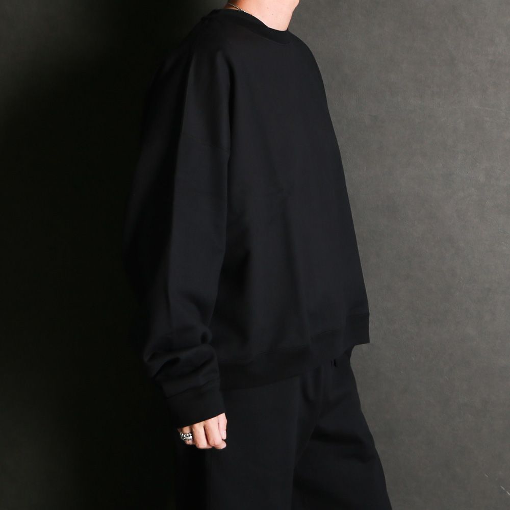 HUGE SHORT SWEAT - BLACK / オーガニックコットンヘビー吊裏毛 - ヒュージショートスウェット / A26A09CS02C