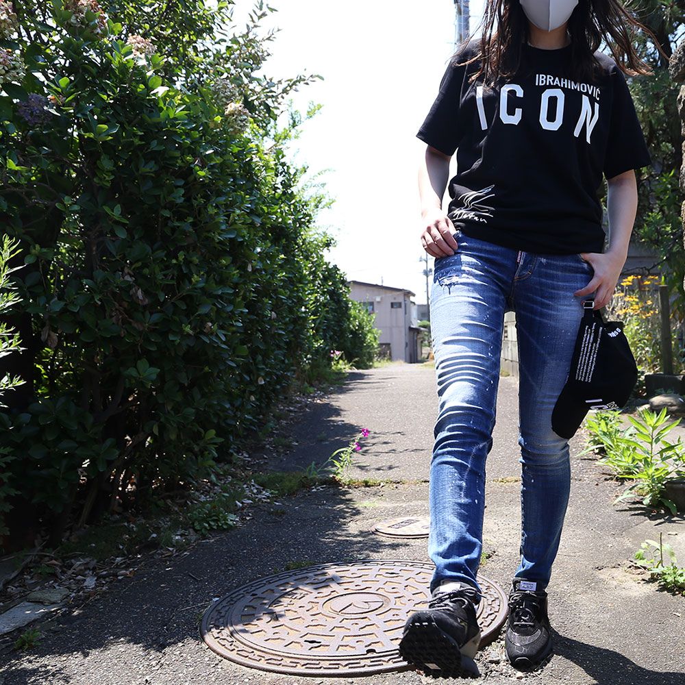 DSQUARED2×RUN OF コーディネート(女性モデル167cm)