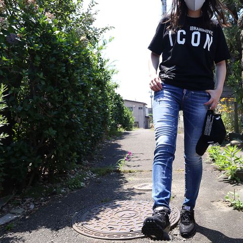 DSQUARED2×RUN OF コーディネート(女性モデル167cm)