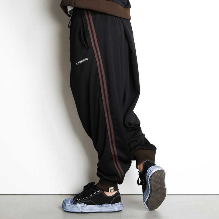 House Mihara Yasuhiro Jogging pants with black tightening link – LECLAIREUR