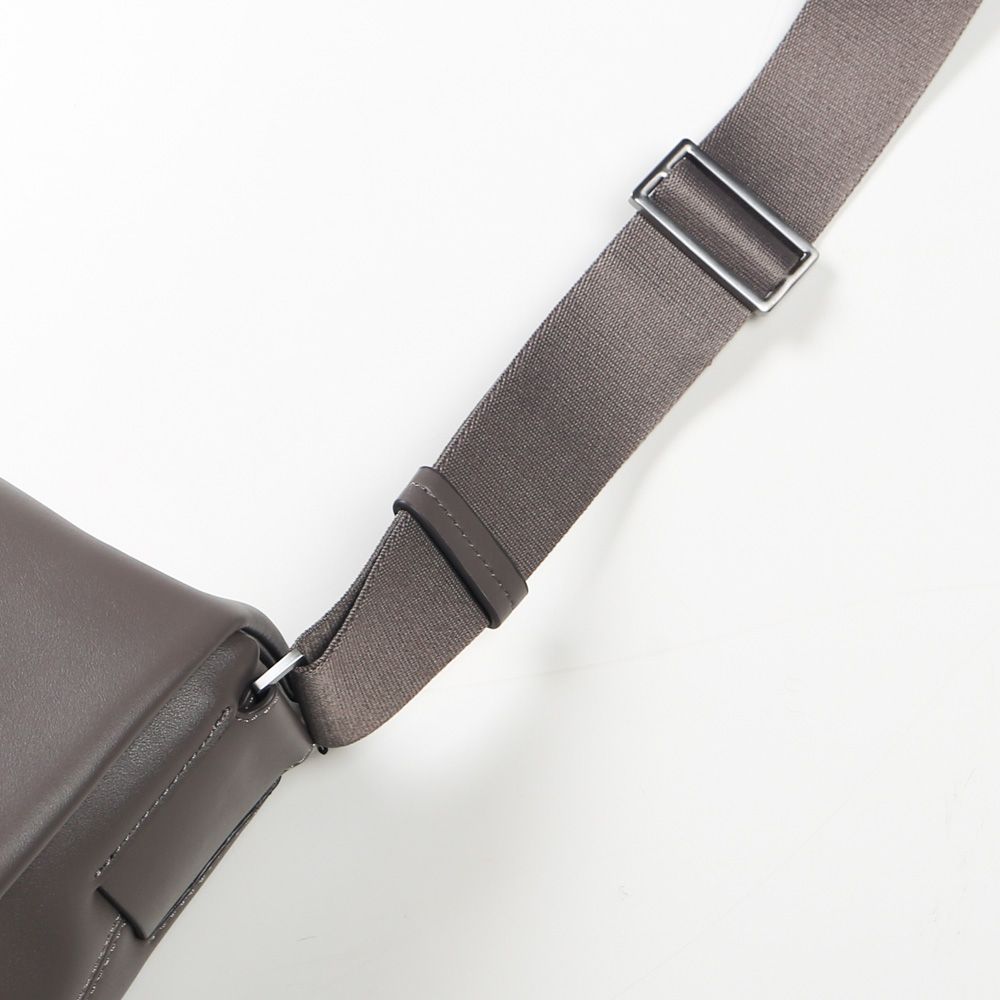 Calvin Klein Jeans - INSET MESSENGER 38 - DRIFTWOOD
