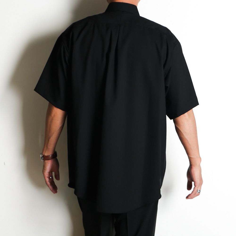 COMFORT FIT S/S SHIRT - BLACK / オーガニックウール2/80トロピカル - コンフォートフィットS/Sシャツ / A26B04SH01B