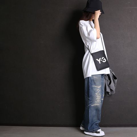 【VICTIM】【Calvin Klein Jeans】【Y-3】【Maison MIHARA YASUHIRO】コーディネート(女性モデル166cm)