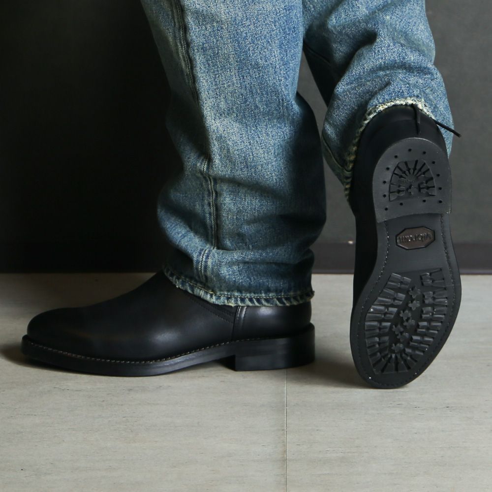 Leather Back Laceup Boots - BLK / MGK-008