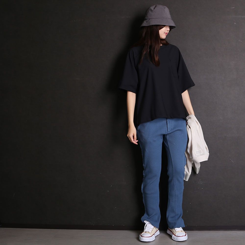 【TAAKK】【VICTIM】【FACETASM】【Maison MIHARA YASUHIRO】コーディネート(女性モデル166cm)