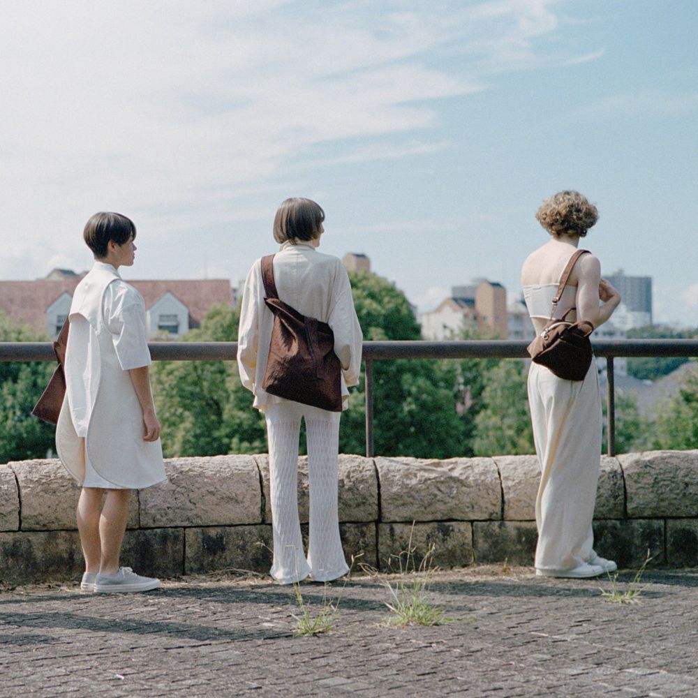 MARY INSIDE OUT TOTE - L / CERATO BRIGHT / BLACK / ITTI-BAG-131-CB