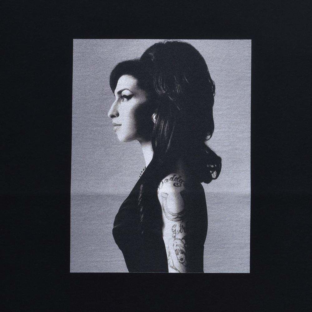 Amy Winehouse "Profile" Photo S/S Tee - BLK / MND-AMW001