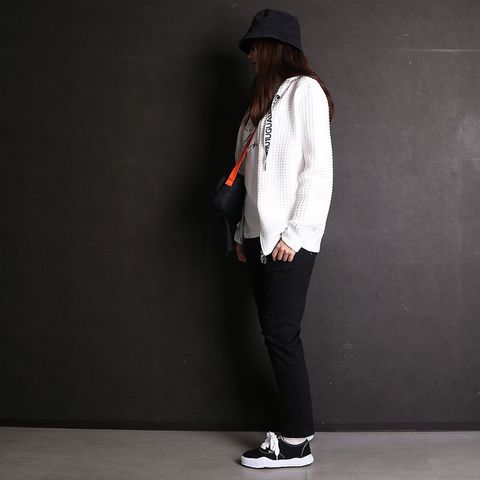 【1PIU1UGUALE3 RELAX】【RESOUND CLOTHING】【Y-3】【Calvin Klein Jeans】【Maison MIHARA YASUHIRO】(女性モデル166cm)