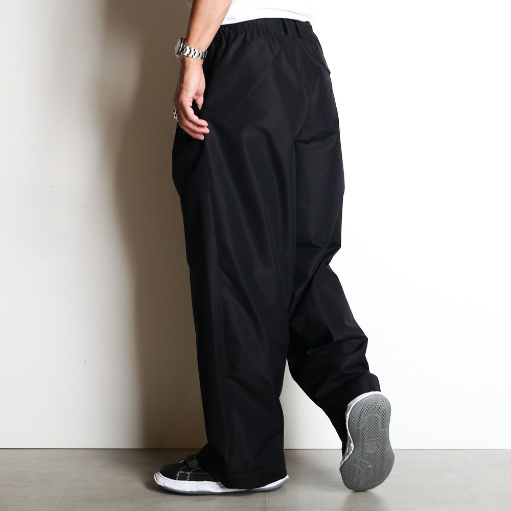 MARKAWARE - TRIPLE PLEATED EASY TROUSERS - BLACK / 120/2