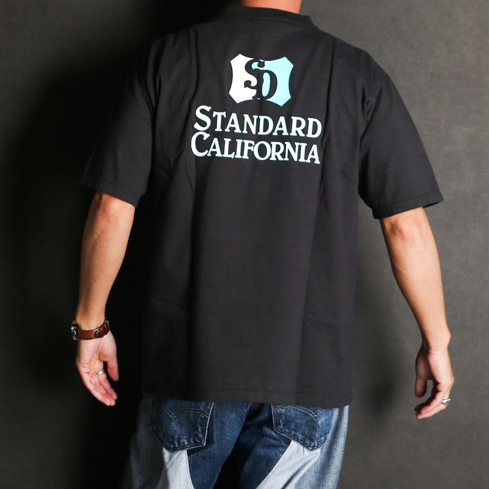 STANDARD CALIFORNIA - SD Heavyweight Shield Logo Pocket T - Black