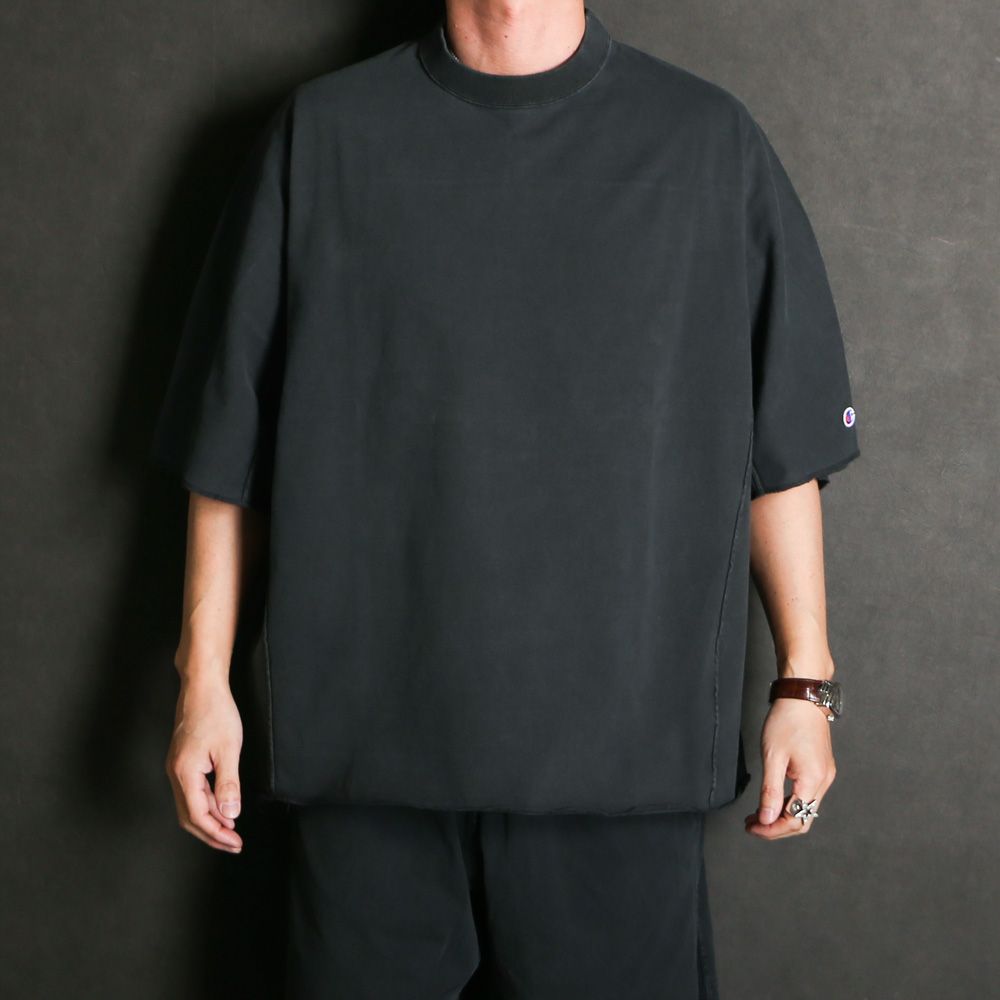 × Champion / T-SHIRT - CHARCOAL / C8-D357