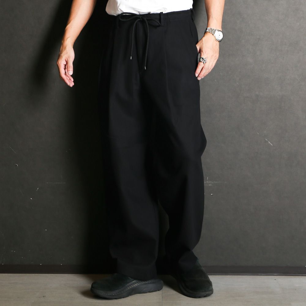 DOUBLE PLEATED EASY TROUSERS - BLACK / オーガニックコットン サバイバルクロス - ダブルプリーテッドワイドトラウザーズ / A26A93PT02C