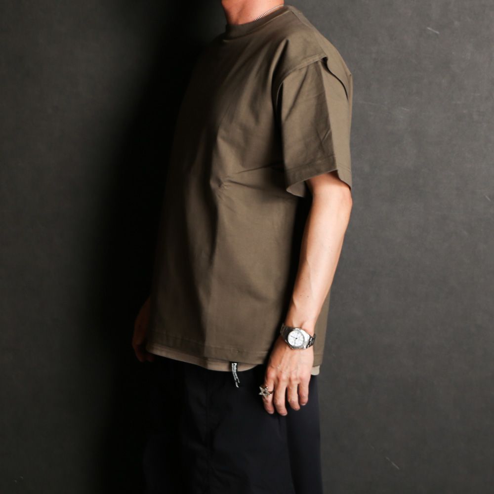 【ラスト1点-サイズ2】 THE FUNCTIONAL LAYERED S/S TEE WITH BREATHABLE - KHAKI / 2401002