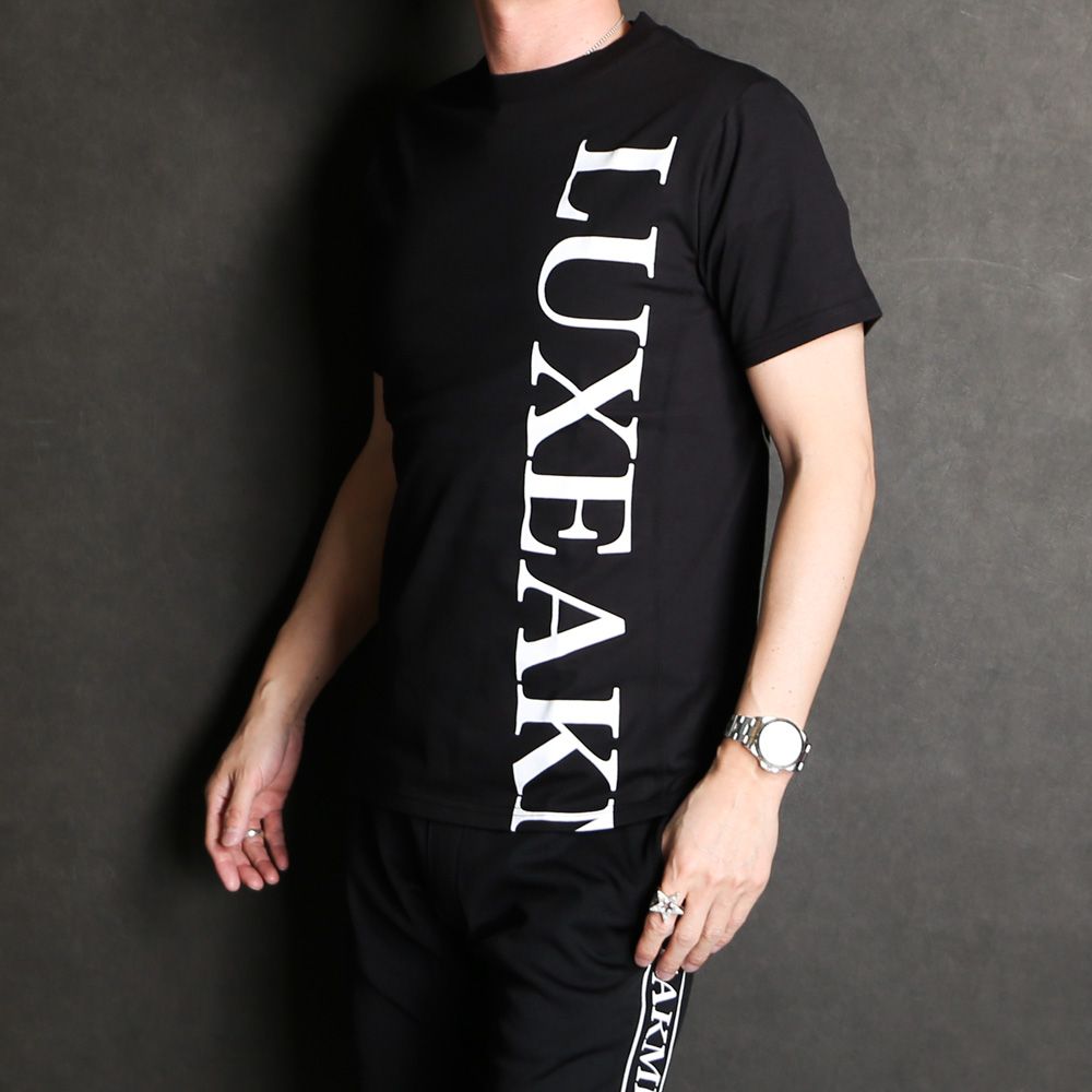 LUXE AKM PLUS - VERTICAL LOGO T-SHIRTS / Tシャツ / LAT-23008